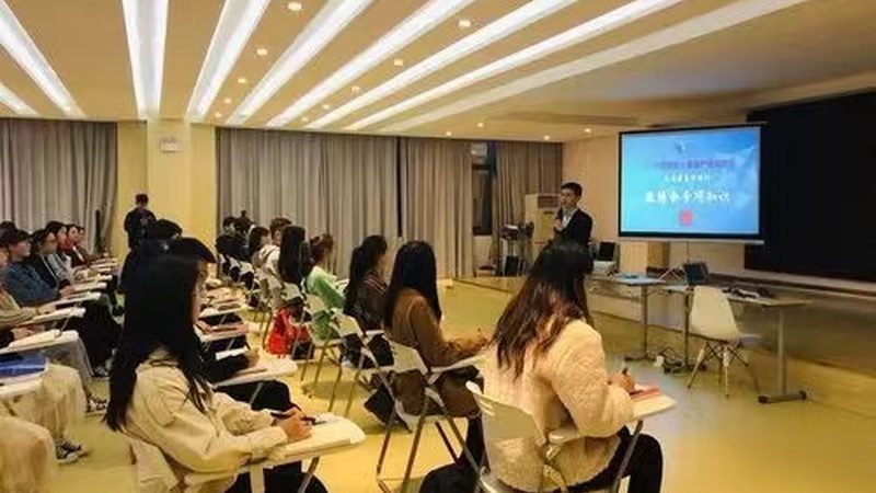 小标题：一、自考本科与成考概述