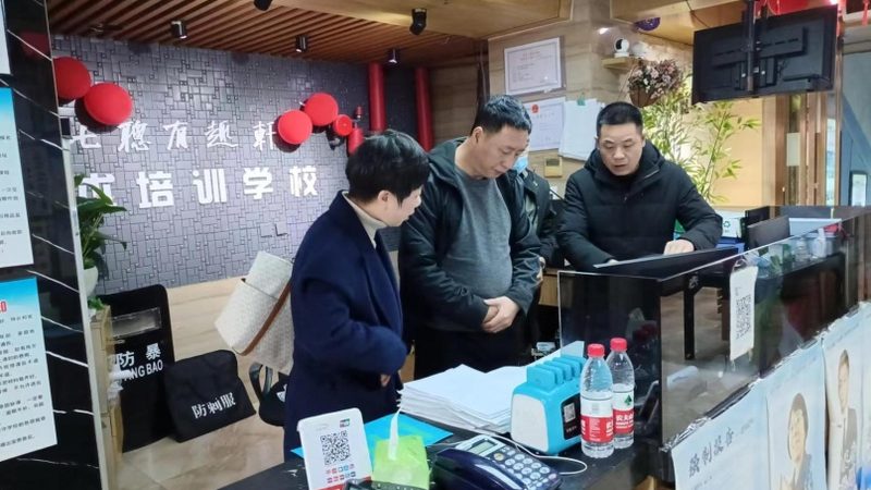 钢琴培训：一对一与小组课的差异化解析
